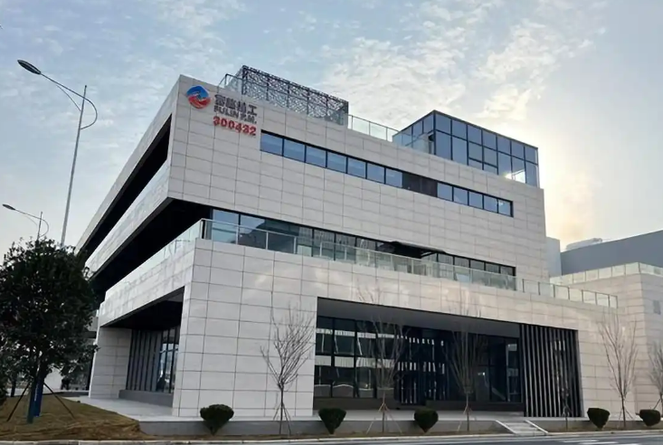 寧德時代投資4億元入股升華新材，助力新能源汽車電池材料研發(fā)